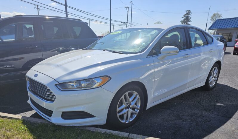 
								2015 FORD FUSION SE 4 DOOR SEDAN full									