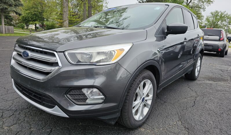 
								2017 FORD ESCAPE SE 4 DOOR WAGON full									