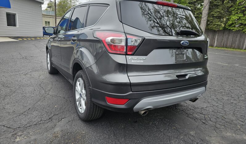 
								2017 FORD ESCAPE SE 4 DOOR WAGON full									