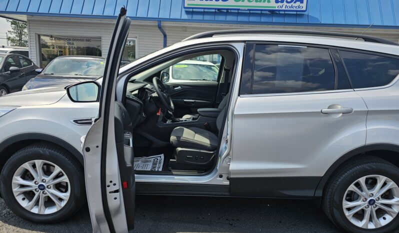 
								2018 FORD ESCAPE SE 4 DOOR WAGON full									