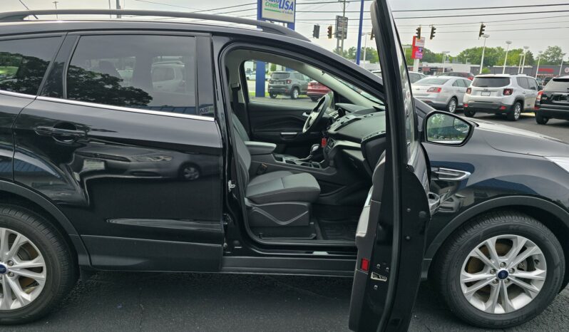 
								2018 FORD ESCAPE SE 4 DOOR WAGON full									